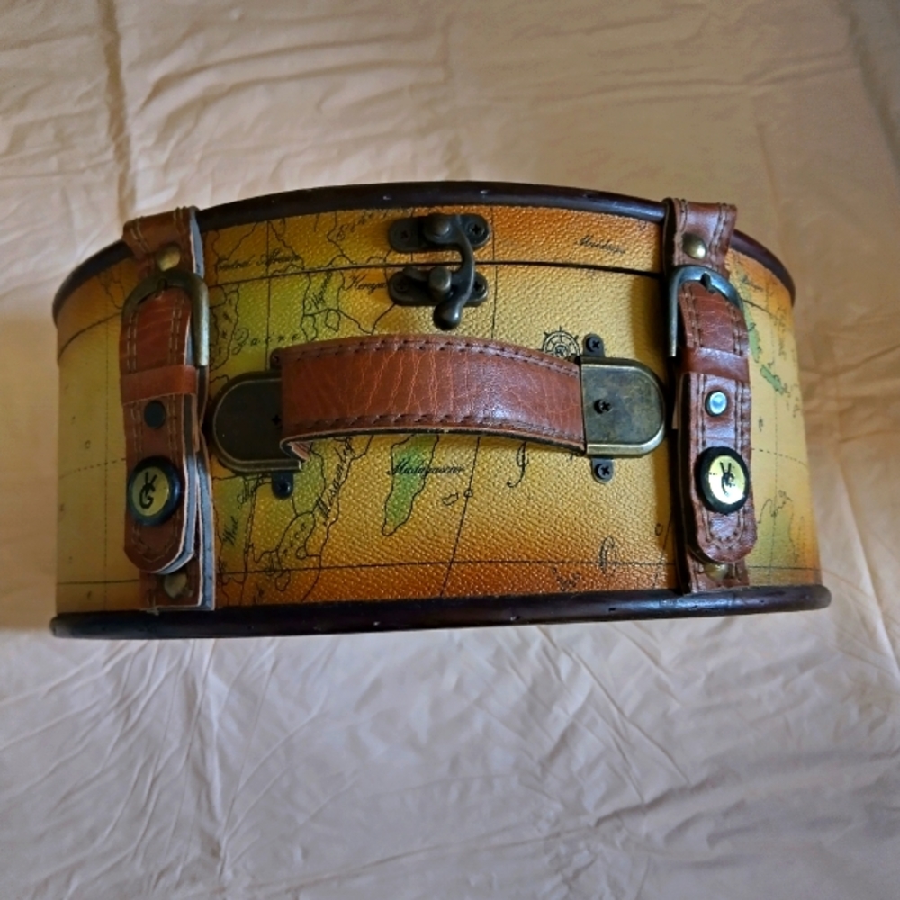 Wooden handbag